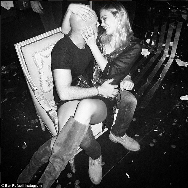 Siêu mẫu Bar Refaeli đính hôn cùng bạn trai đại gia - ảnh 3