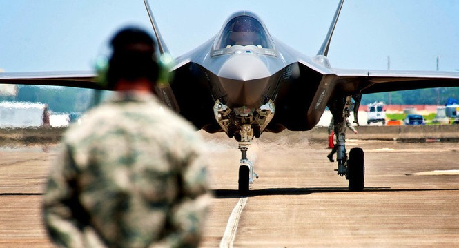 Chuyên gia Mỹ: F-35 thua xa Su-27, Mig-29 của Nga - ảnh 1