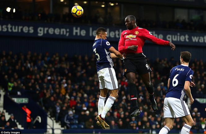 Lukaku lại ghi bàn, M.U thắng nhọc West Ham - ảnh 1