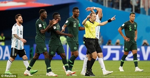 Trọng tài 'cướp' phạt đền của Nigeria, chuyên gia Việt lên tiếng - ảnh 2