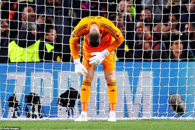 Thủ môn Barca an ủi De Gea: 'Chúng ta chỉ là người trần mắt thịt' - ảnh 1