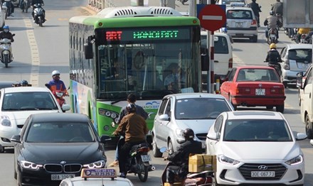 Hà Nội giải thích về nghi vấn đoàn xe buýt nhanh