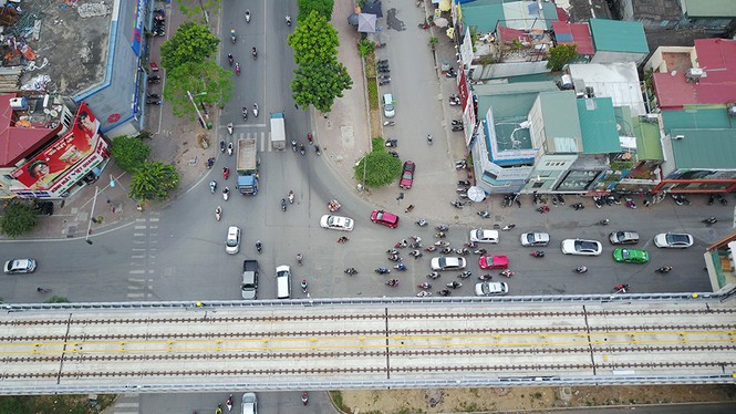 Cận cảnh tuyến đường, vỉa hè chỉ phục vụ khu nhà không phép? - ảnh 12