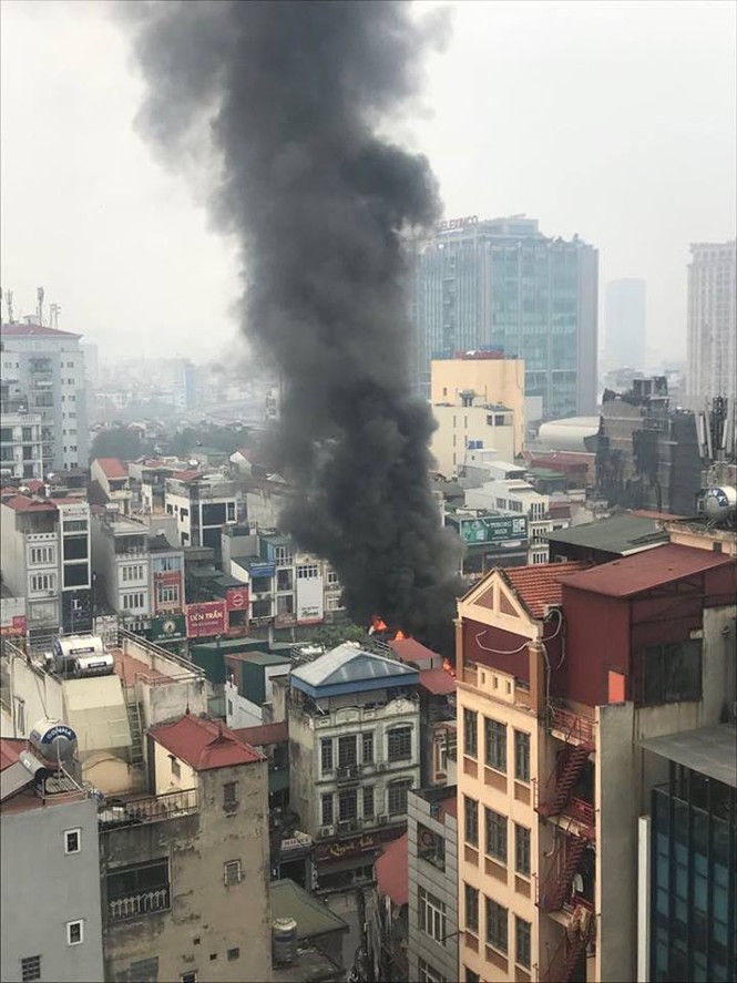 Hà Nội: Cháy nhà mặt đường Ô Chợ Dừa - ảnh 2