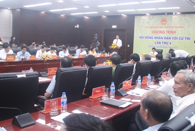 'Cò' xe chạy loạn khi chủ tịch Đà Nẵng ghi hình - ảnh 1