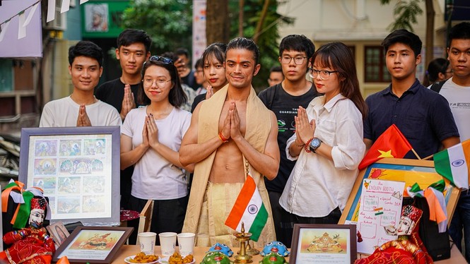 Khoa Quốc tế Đại học Quốc gia Hà Nội tổ chức ngày hội văn hóa kỷ niệm 18 năm thành lập - ảnh 1