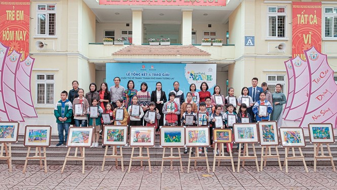 Hàng nghìn học sinh Hà Nội trổ tài vẽ tranh để truyền tải ước mơ về thành phố xanh - ảnh 2
