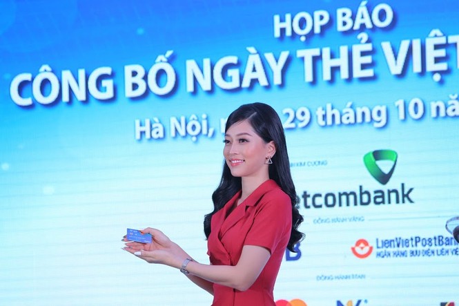 Gen Z ưa chuộng thẻ thanh toán vì nhiều tiện ích, Á hậu Bùi Phương Nga cũng không ngoại lệ - ảnh 1