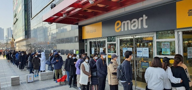 SM Ent bán khẩu trang giá cao - ảnh 1