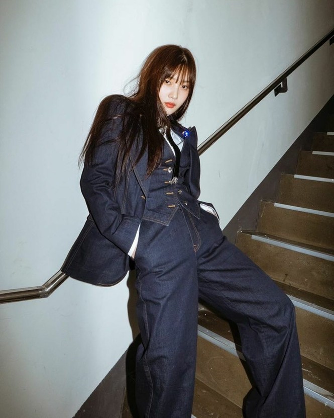Sao Hàn 24H: Joy cùng Seolhyun diện đồ menswear - ảnh 2