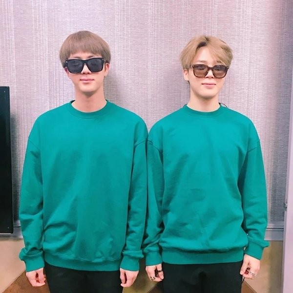 Bạn sẽ cảm động rớt nước mắt nếu biết lý do Jin và Jimin mặc đồ giống nhau - ảnh 1