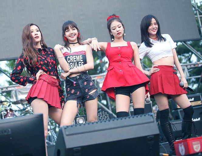 Đây chính là trang phục diễn được Blink thả tim nhiều nhất cho BLACKPINK vì đẹp đồng đều - ảnh 1