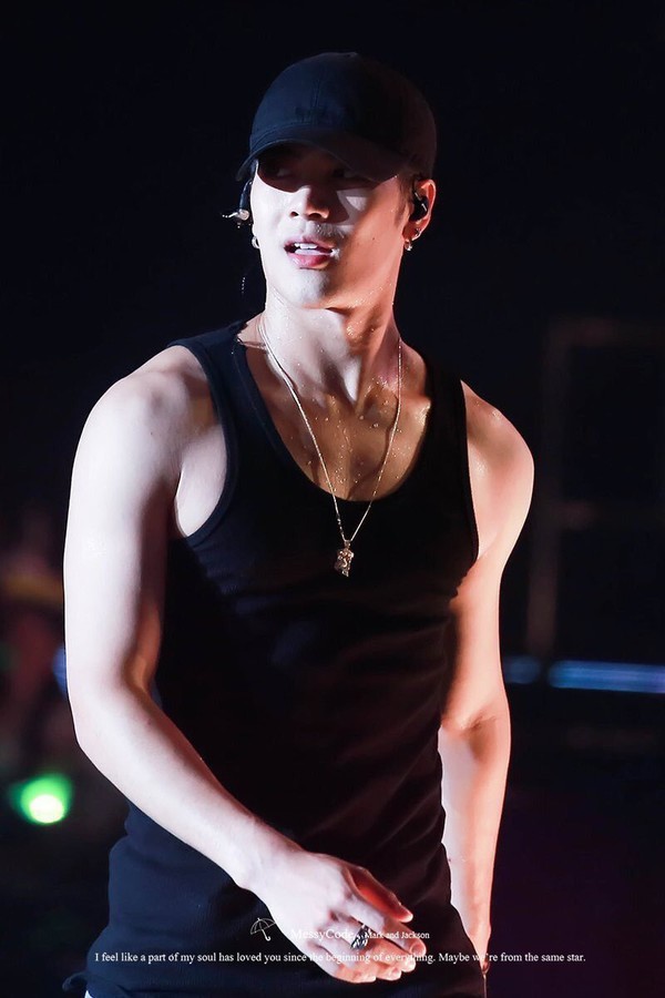 Trời nóng như vầy chỉ có ngắm nam thần K-Pop cởi áo là hạ nhiệt nhanh nhất - ảnh 3