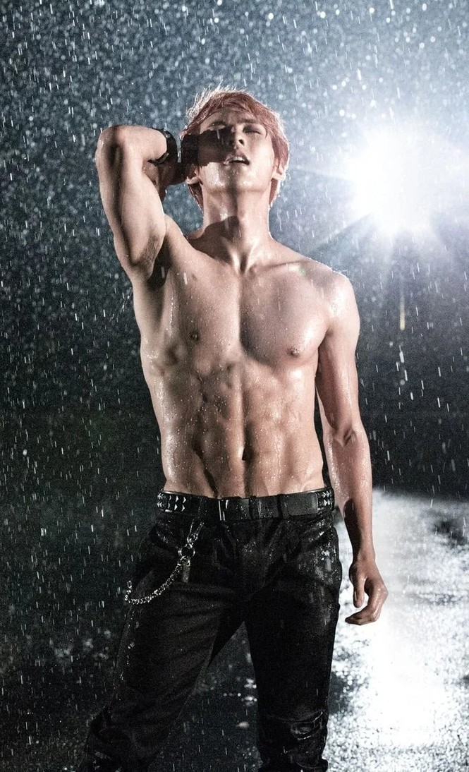 Trời nóng như vầy chỉ có ngắm nam thần K-Pop cởi áo là hạ nhiệt nhanh nhất - ảnh 9