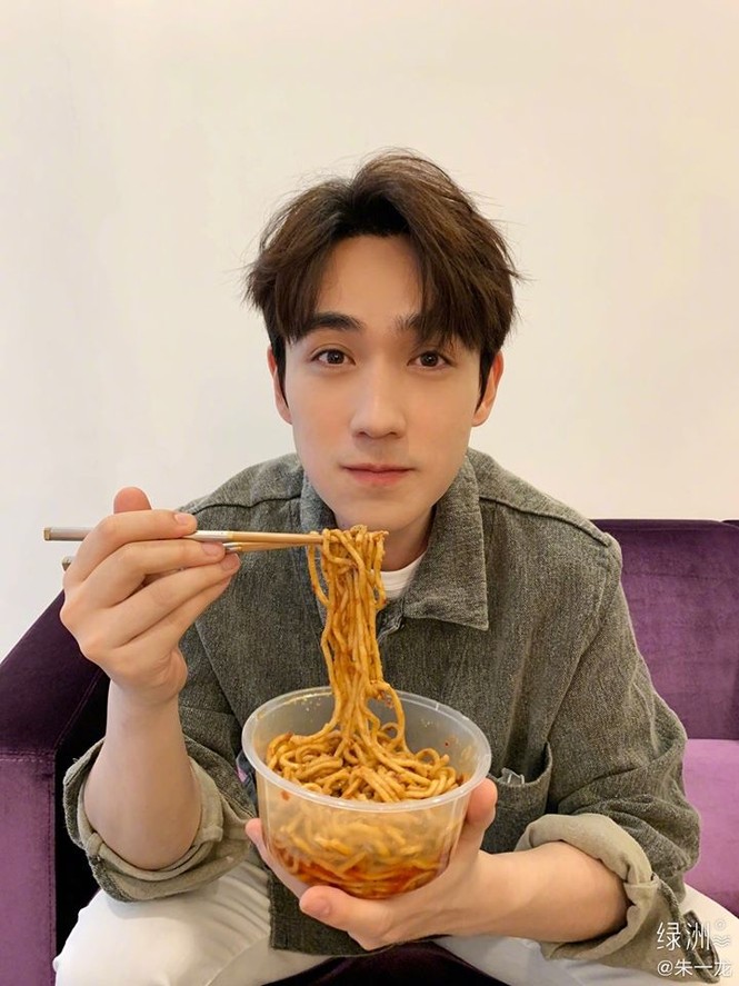 Chu Nhất Long, dù là “thần tượng” hay “tiểu thịt tươi” thì vẫn hết mình với vai diễn - ảnh 1
