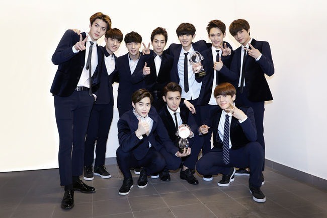 Ngay cả Mnet cũng ngỡ Lay đã rời khỏi EXO nên làm một việc rất phũ phàng - ảnh 1