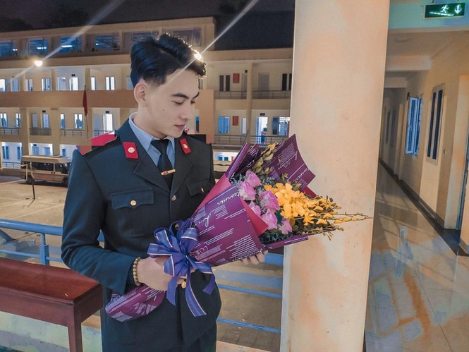 Phùng Thế Văn: “Một khi đã trót yêu, mọi tiêu chí mình đưa ra đều vô nghĩa cả” - ảnh 4