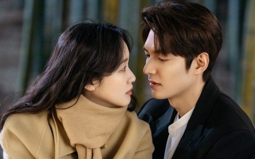 Lee Min Ho đón sinh nhật với Kim Go Eun, bằng chứng hẹn hò quá rõ ràng? - ảnh 10