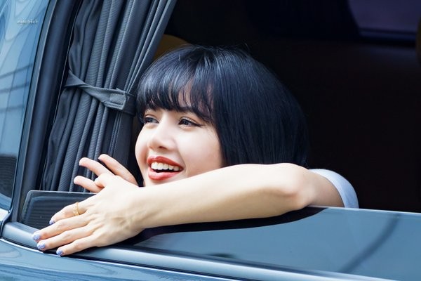 Sau vụ bị quản lý lừa 19 tỷ đồng, Lisa lại bị nhân viên YG Ent hành xử thô lỗ - ảnh 3
