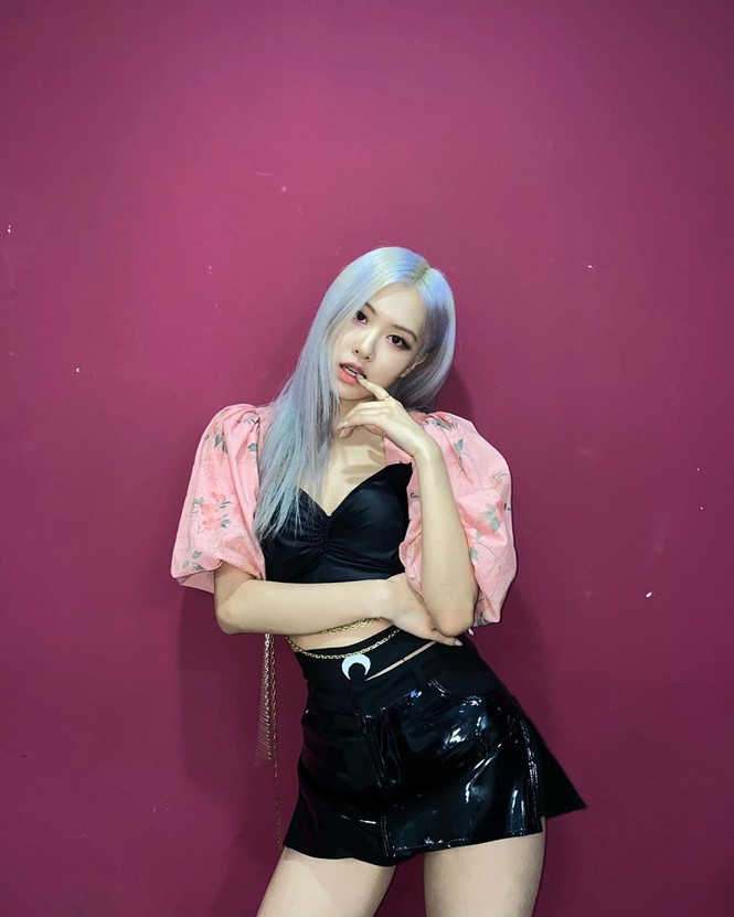 Lấy băng đô làm thắt lưng, Rosé (BLACKPINK) sắp tạo trend mới để khoe vòng eo nhỏ? - ảnh 5