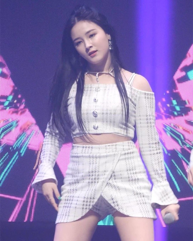 Chỉ vì quá thích mặc đồ rút dây mà Nancy (MOMOLAND) mang tiếng “giảm cân thất bại” - ảnh 1