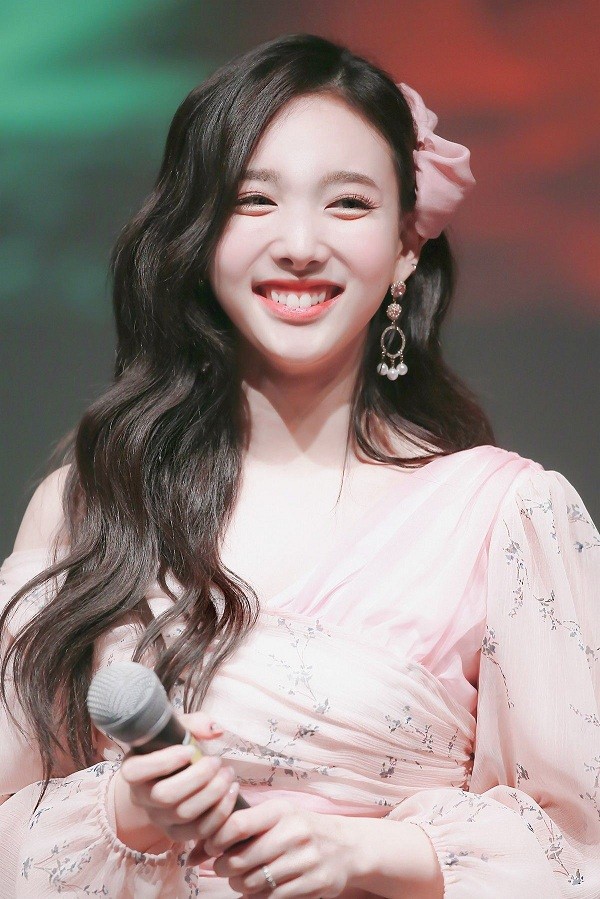 Các chuyên gia thẩm mỹ cũng phải công nhận TWICE chính là “nhóm nhạc không lỗ hổng visual” - ảnh 2