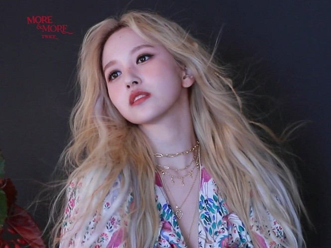 Hàng loạt nữ idol sở hữu đôi môi hình tam giác siêu ngọt ngào tạo thành trend mới ở Hàn - ảnh 3