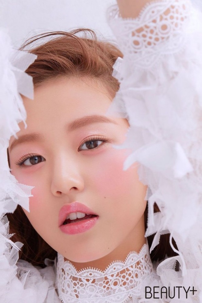 Hàng loạt nữ idol sở hữu đôi môi hình tam giác siêu ngọt ngào tạo thành trend mới ở Hàn - ảnh 5