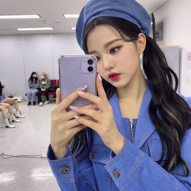 Người khác có vòng eo nhỏ siêu thực, Jang Won Young (IZ*ONE) sở hữu bàn tay dài siêu thực - ảnh 5
