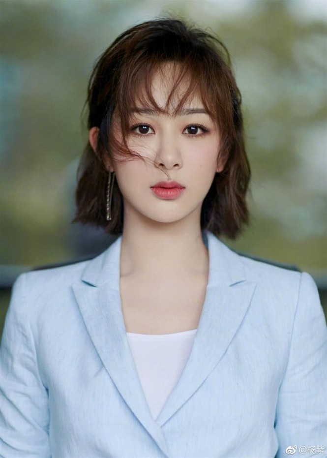 Cư dân mạng phát sốt với clip Dương Tử lộ gương mặt cứng đờ nhưng sự thực là gì? - ảnh 5