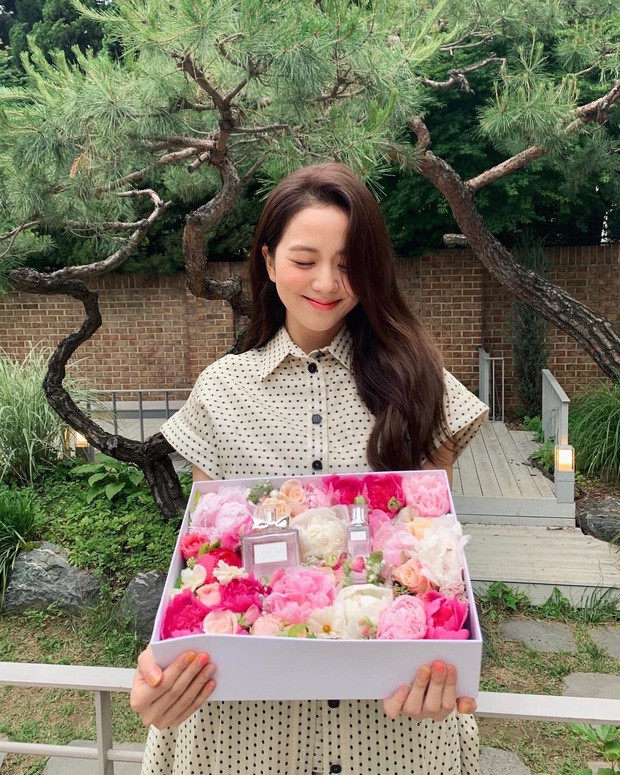 Khi Jisoo (BLACKPINK) đụng hàng Suzy: Hai “nàng thơ Dior” bất phân thắng bại - ảnh 2