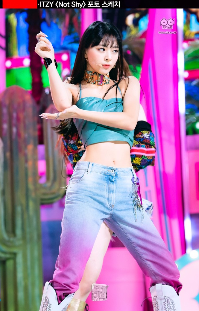 Hội “nữ idol đẹp như Thủy thủ Mặt Trăng” kết nạp thành viên: Dáng chuẩn như búp bê sống - ảnh 7