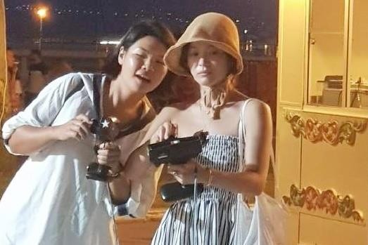 Vẫn biết Song Hye Kyo “thấp bé nhẹ cân” nhưng đâu ngờ lại gây “vỡ mộng” thế này - ảnh 2