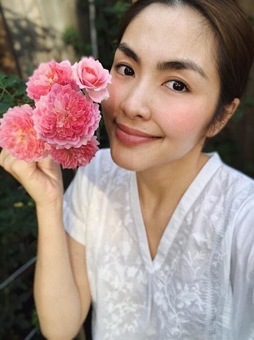 Bức ảnh Hà Tăng chụp cùng Tiên Nguyễn có gì kỳ lạ mà hội chị em xôn xao bàn tán? - ảnh 3