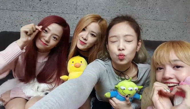 Da trắng mịn màng nhưng vì đâu mà Rosé ngại khoe mặt mộc nhất nhóm BLACKPINK? - ảnh 1