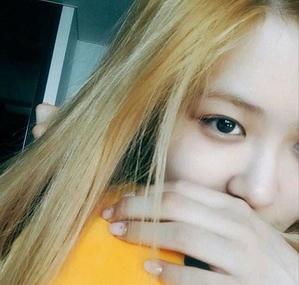 Da trắng mịn màng nhưng vì đâu mà Rosé ngại khoe mặt mộc nhất nhóm BLACKPINK? - ảnh 6