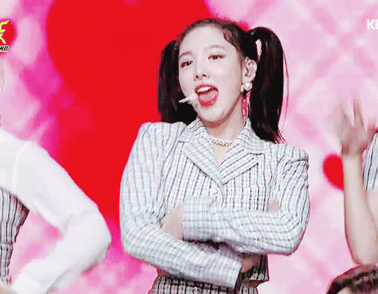 Đã tìm ra kiểu tóc kén chọn đến mức không phải nữ idol K-Pop nào cũng dám thử - ảnh 4