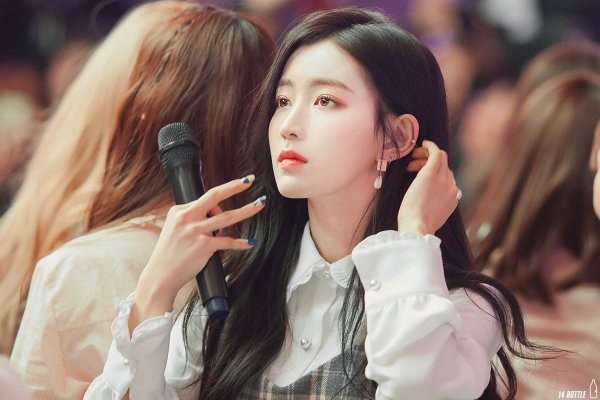 Giữa trăm nữ idol xinh đẹp, K-Pop chỉ có ba cô gái buồn man mác như giọt mưa thu - ảnh 8