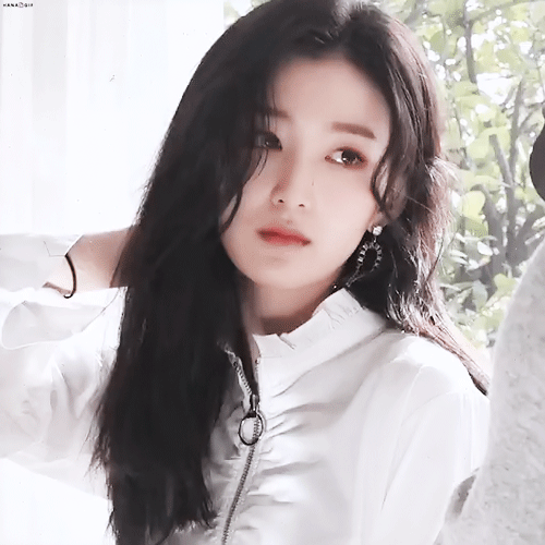 Giữa trăm nữ idol xinh đẹp, K-Pop chỉ có ba cô gái buồn man mác như giọt mưa thu - ảnh 10