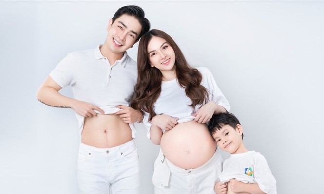 Thu Thủy và Kin Nguyễn vỡ òa hạnh phúc đón chào công chúa nhỏ siêu xinh xắn - ảnh 3