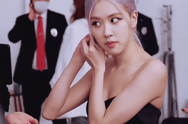 Chụp ảnh với vòng cổ trị giá 20 tỷ có gì khác bình thường, xem Rosé (BLACKPINK) sẽ rõ - ảnh 5