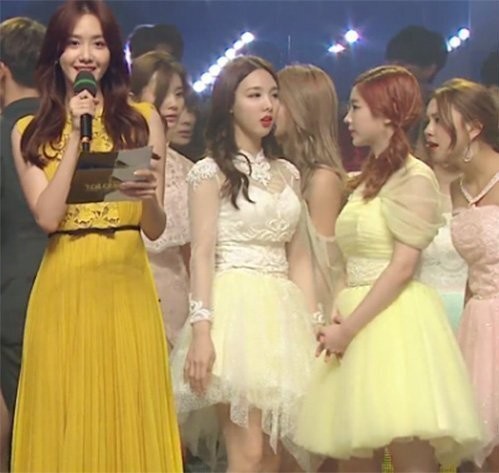 Yoona có thể đẹp lấn át hàng loạt idol đàn em nhưng vẫn chịu lu mờ trước một người - ảnh 2