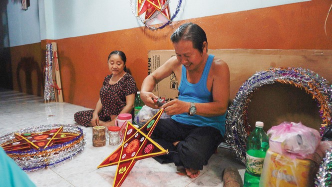 Trung Thu này, lẽ nào những chiếc lồng đèn lấp lánh đang bị chúng ta lãng quên? - ảnh 1