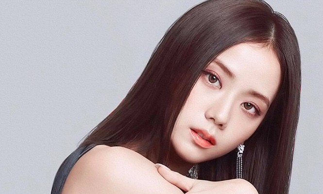 Quả không hổ danh là idol xinh như Hoa hậu, Jisoo đẹp đến mức đèn flash không thể dìm hàng - ảnh 1