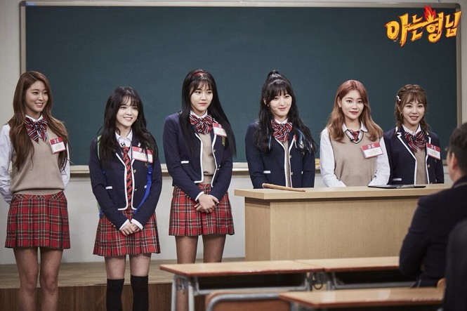 Nhóm nữ nào cũng mặc đồng phục lên “Knowing Bros” nhưng BLACKPINK đẳng cấp nhất - ảnh 10