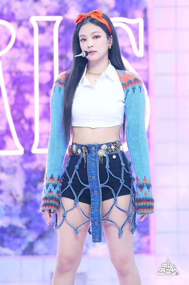 Điểm cộng cho stylist BLACKPINK vì không còn biến Jennie thành “nàng tiên cá mắc cạn” - ảnh 5