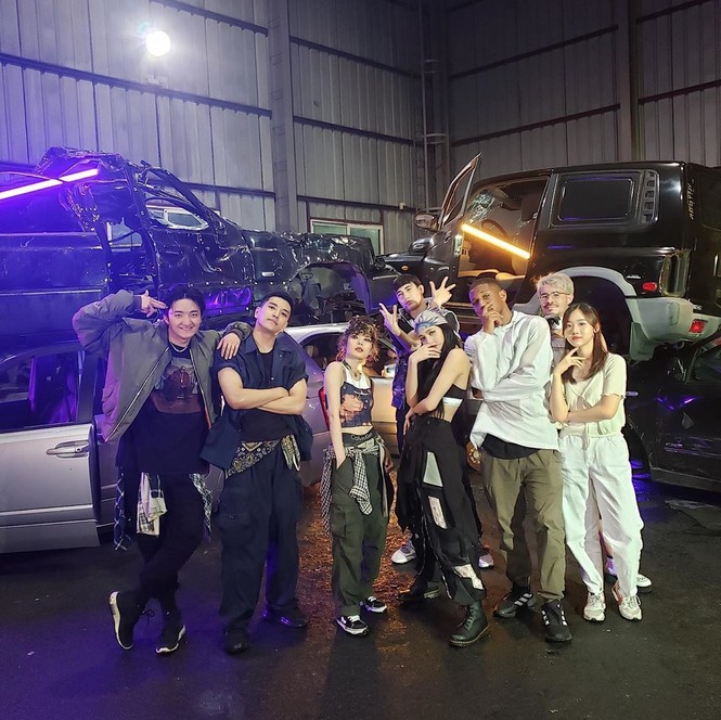 “Trợ lý” cho BLACKPINK, EXO, công việc trong mơ của fan K-Pop có thật sự lý tưởng? - ảnh 2