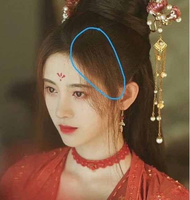 Tóc mái bất biến của Lisa chưa là gì so với tóc mai không bao giờ bay của Cúc Tịnh Y - ảnh 6