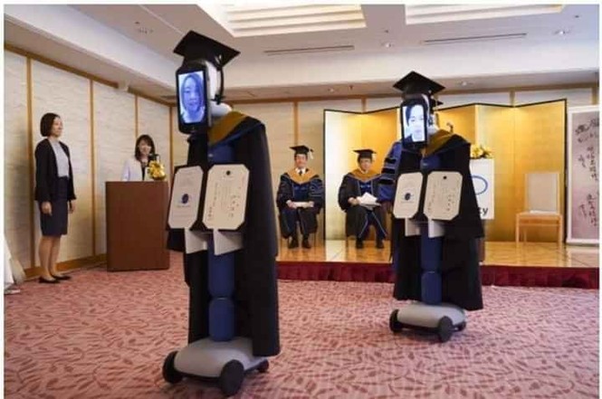 Mắt chữ O mồm chữ A với độ