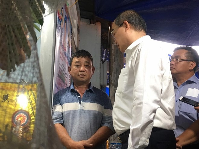 Toàn cảnh vụ cây phượng bật gốc đè vào người học sinh gây thương vong tại trường Bạch Đằng - ảnh 9